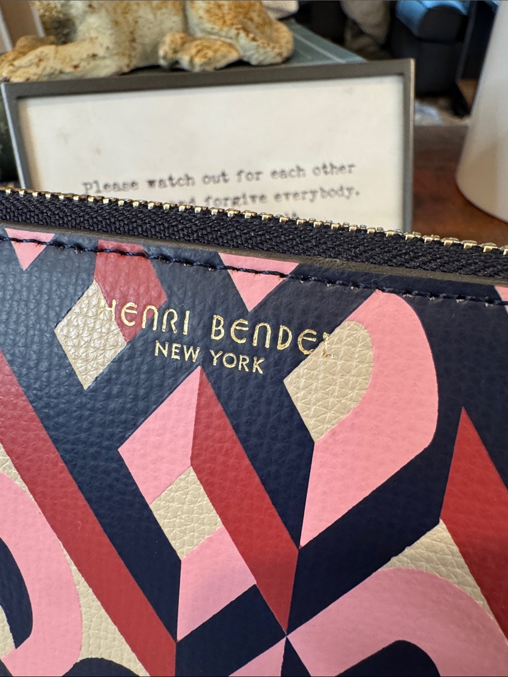 henri bendel Pink Navy Cream Geometric Zip Wallet - Picture 2 of 13